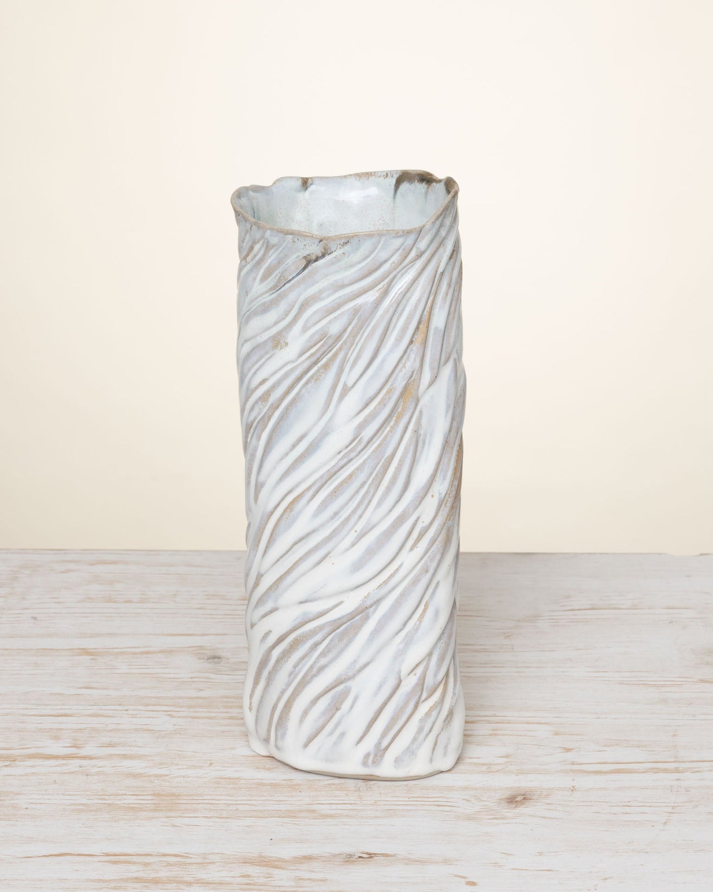 Vaso Alto Bianco Intarsiato – Fatto a Mano - AUTHENTICO CERAMICS