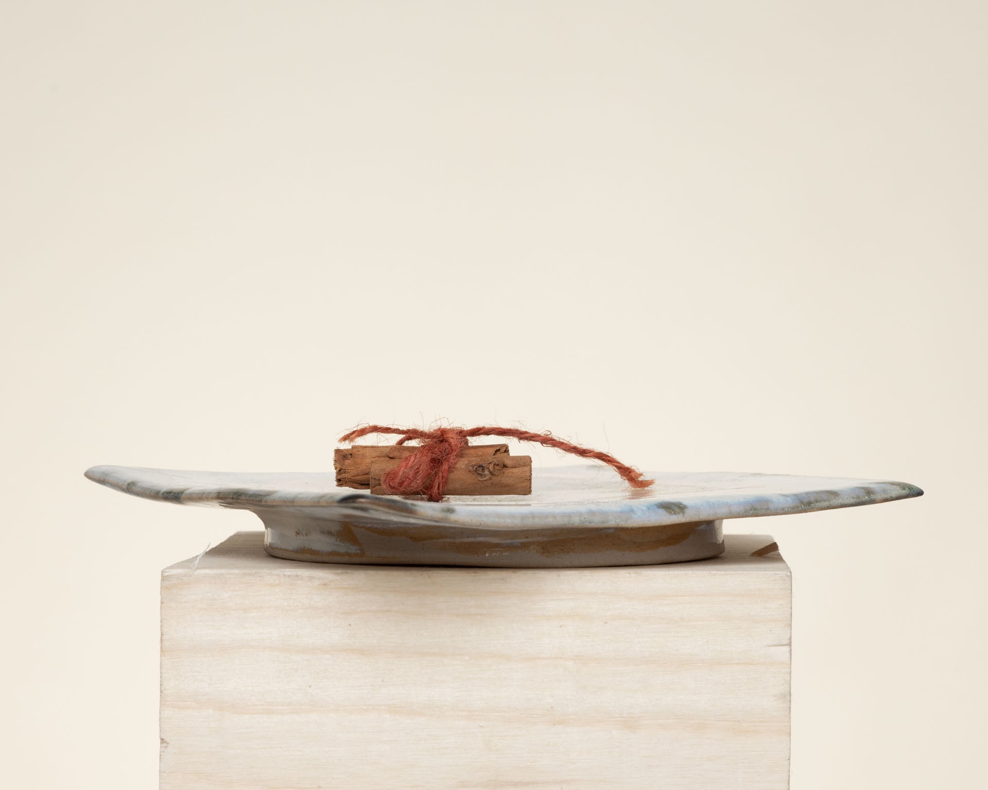 Piatto Quadrato Artigianale in Gres con Sfumature - AUTHENTICO CERAMICS